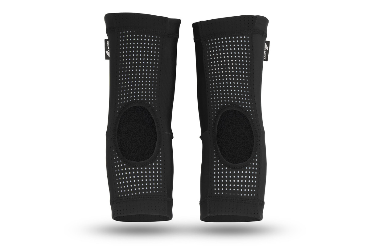 M33 knee pads for kids in elastic material and internal memory effect protections